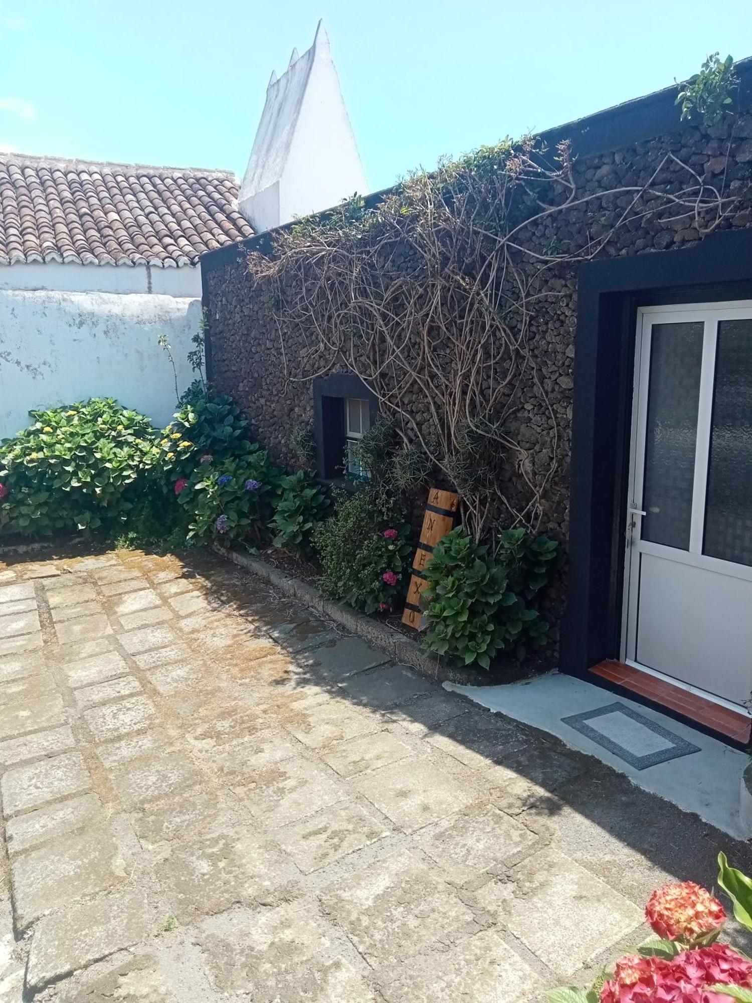 O Anexo Apartment Angra do Heroismo